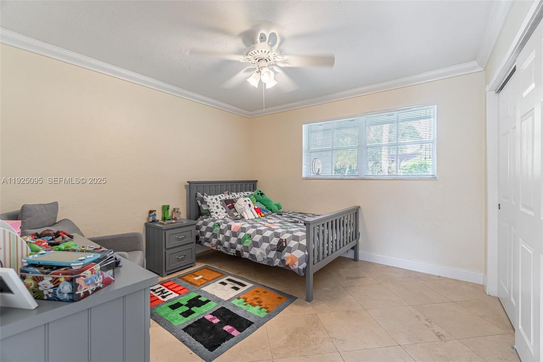 For Rent: $6,500 (3 beds, 2 baths, 1975 Square Feet)