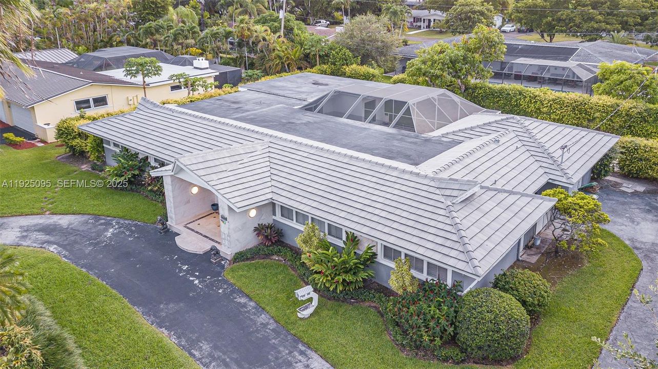 For Rent: $6,500 (3 beds, 2 baths, 1975 Square Feet)