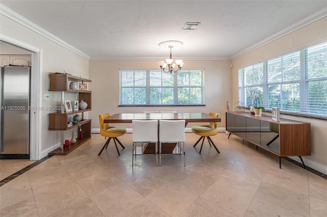 For Rent: $6,500 (3 beds, 2 baths, 1975 Square Feet)