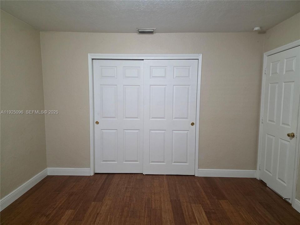 For Rent: $2,450 (3 beds, 1 baths, 1128 Square Feet)