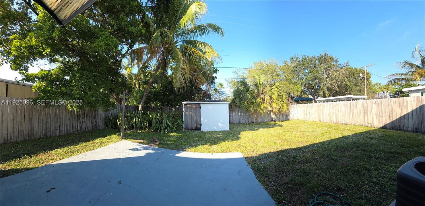 For Rent: $2,450 (3 beds, 1 baths, 1128 Square Feet)