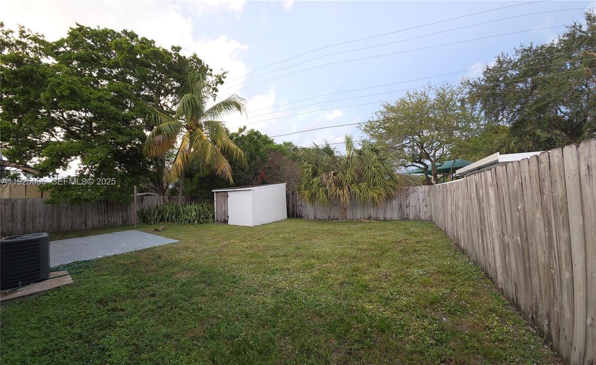 For Rent: $2,450 (3 beds, 1 baths, 1128 Square Feet)