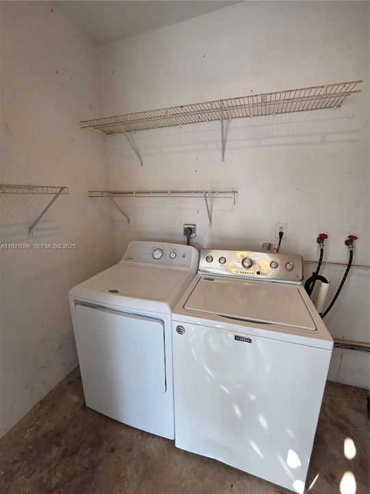 For Rent: $2,450 (3 beds, 1 baths, 1128 Square Feet)