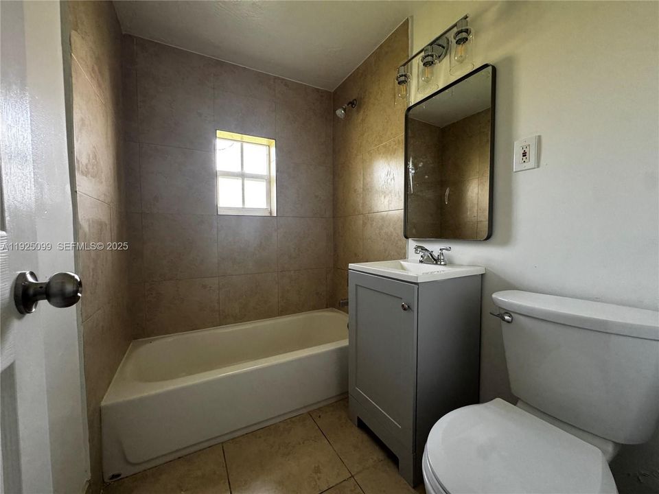 For Rent: $1,800 (2 beds, 1 baths, 2280 Square Feet)
