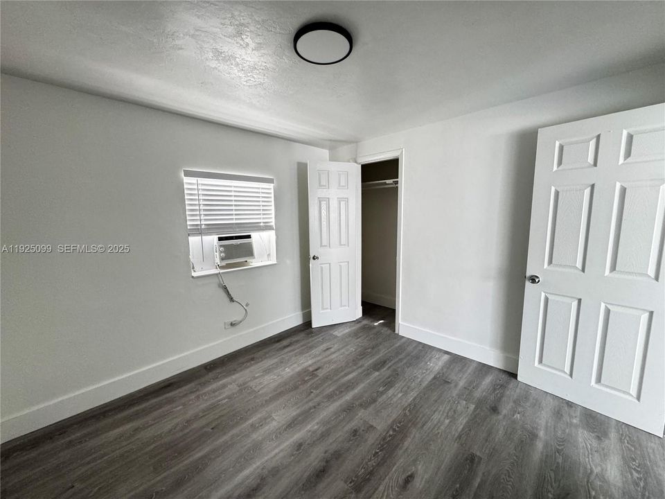 For Rent: $1,800 (2 beds, 1 baths, 2280 Square Feet)