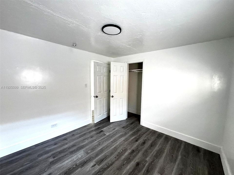 For Rent: $1,800 (2 beds, 1 baths, 2280 Square Feet)