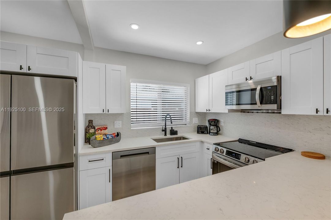 For Rent: $6,200 (3 beds, 2 baths, 1747 Square Feet)