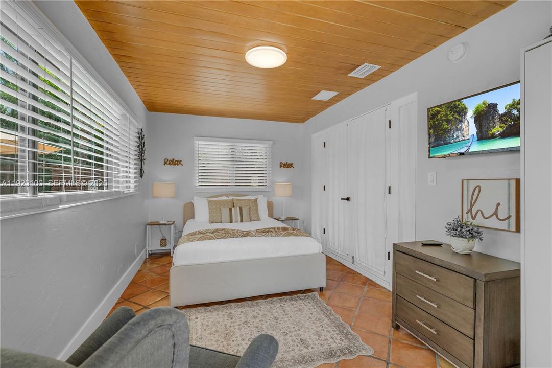 For Rent: $6,200 (3 beds, 2 baths, 1747 Square Feet)