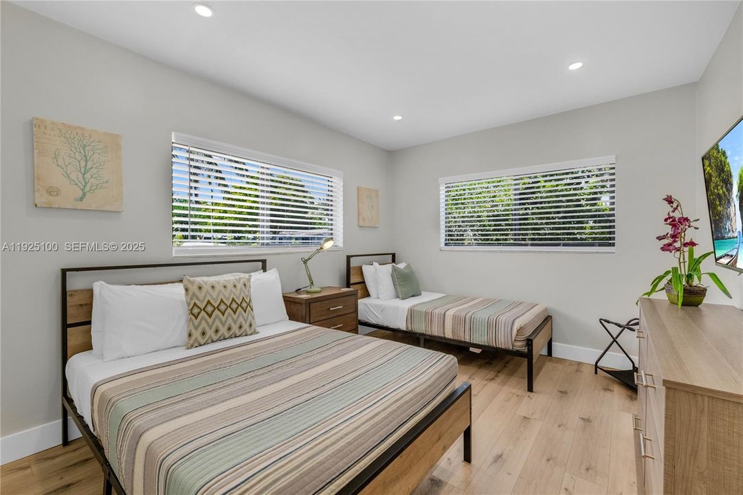 For Rent: $6,200 (3 beds, 2 baths, 1747 Square Feet)