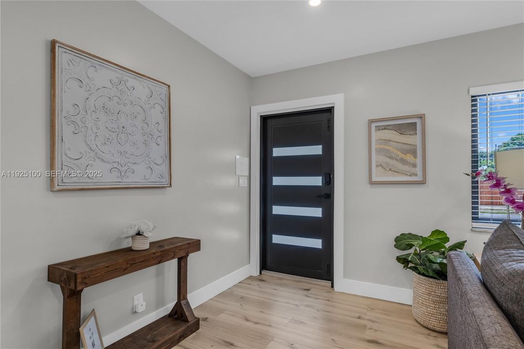 For Rent: $6,200 (3 beds, 2 baths, 1747 Square Feet)