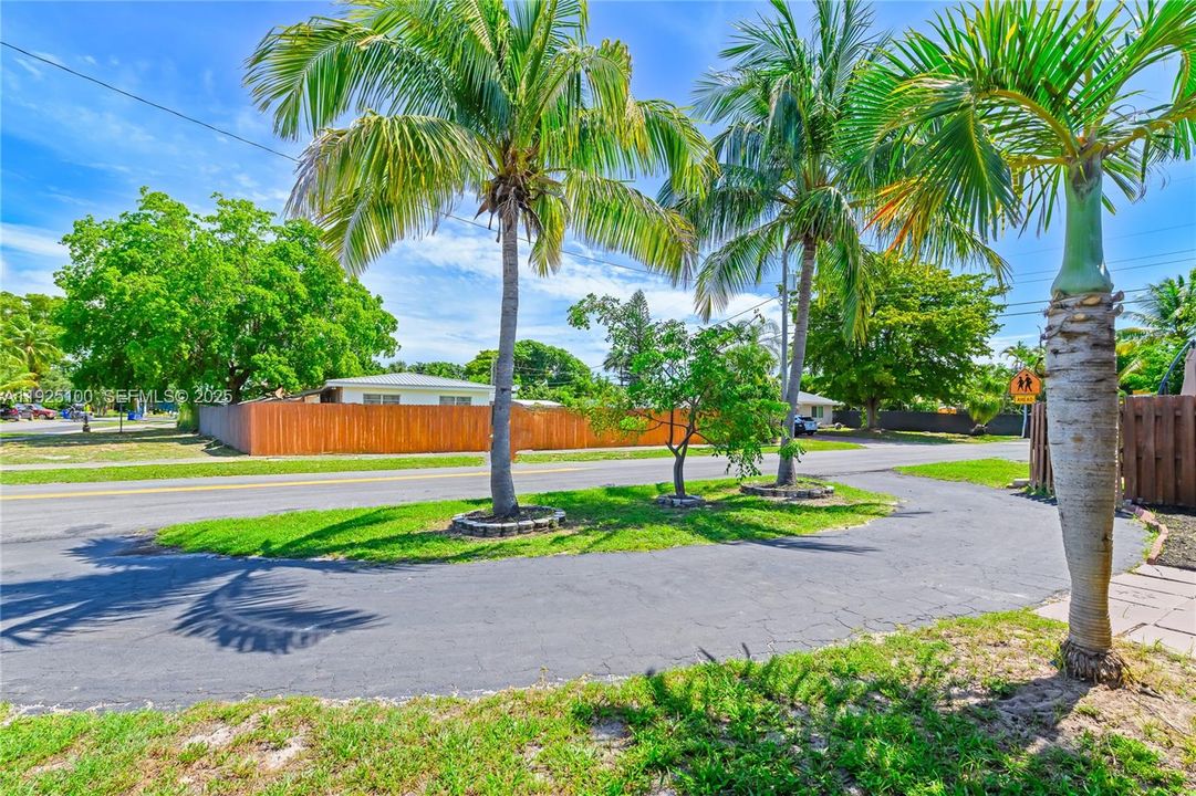 For Rent: $6,200 (3 beds, 2 baths, 1747 Square Feet)