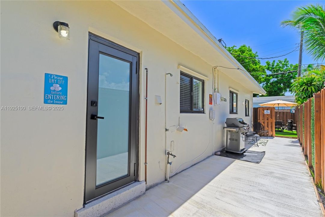 For Rent: $6,200 (3 beds, 2 baths, 1747 Square Feet)