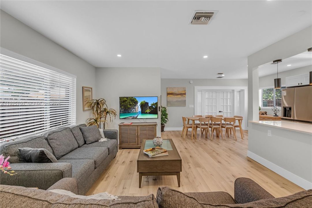 For Rent: $6,200 (3 beds, 2 baths, 1747 Square Feet)