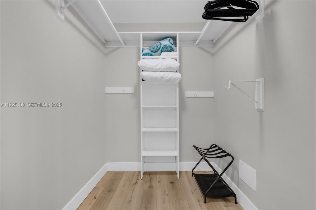 For Rent: $6,200 (3 beds, 2 baths, 1747 Square Feet)