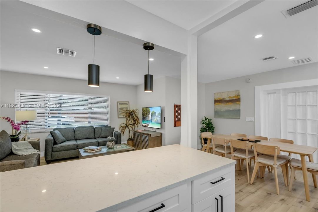 For Rent: $6,200 (3 beds, 2 baths, 1747 Square Feet)