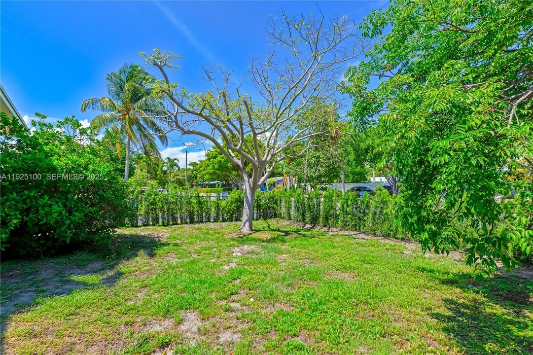 For Rent: $6,200 (3 beds, 2 baths, 1747 Square Feet)