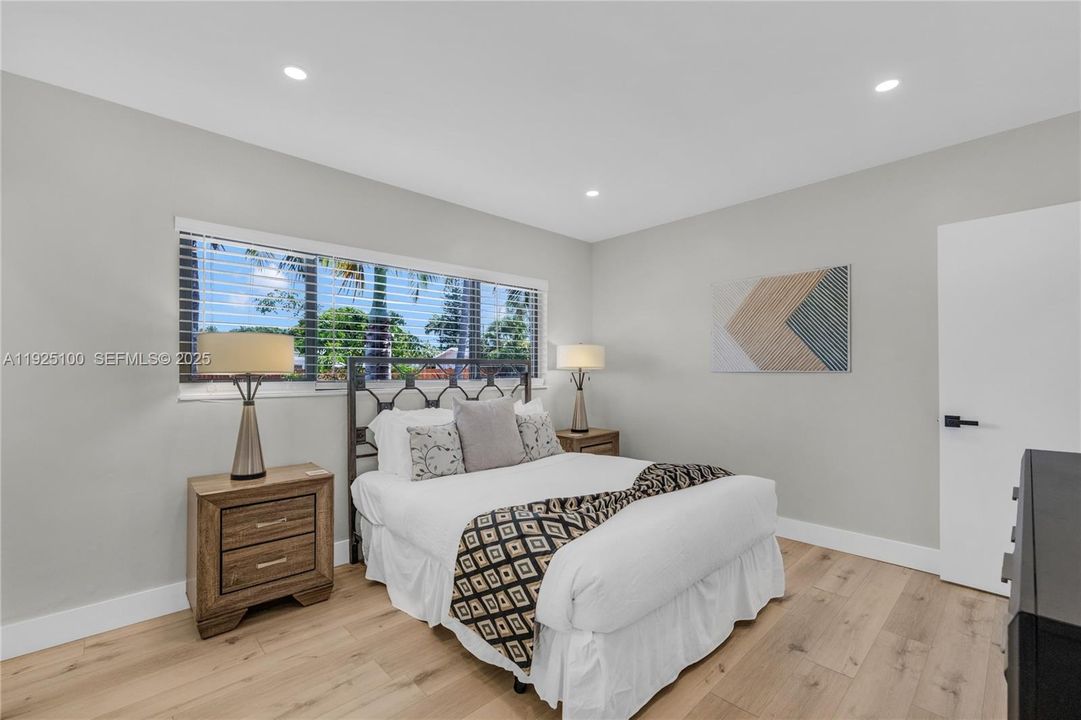 For Rent: $6,200 (3 beds, 2 baths, 1747 Square Feet)