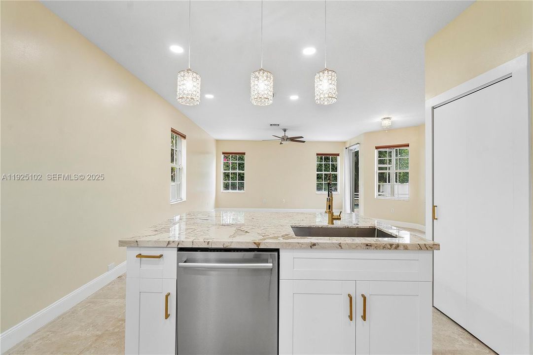 For Rent: $5,100 (4 beds, 2 baths, 2237 Square Feet)