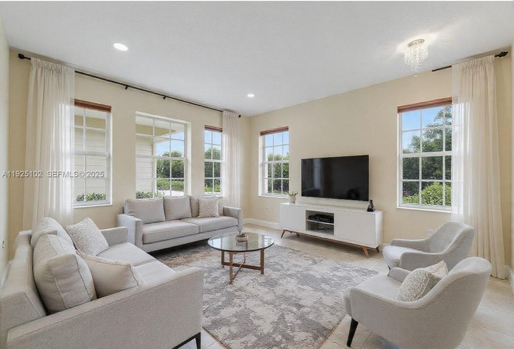 For Rent: $5,100 (4 beds, 2 baths, 2237 Square Feet)