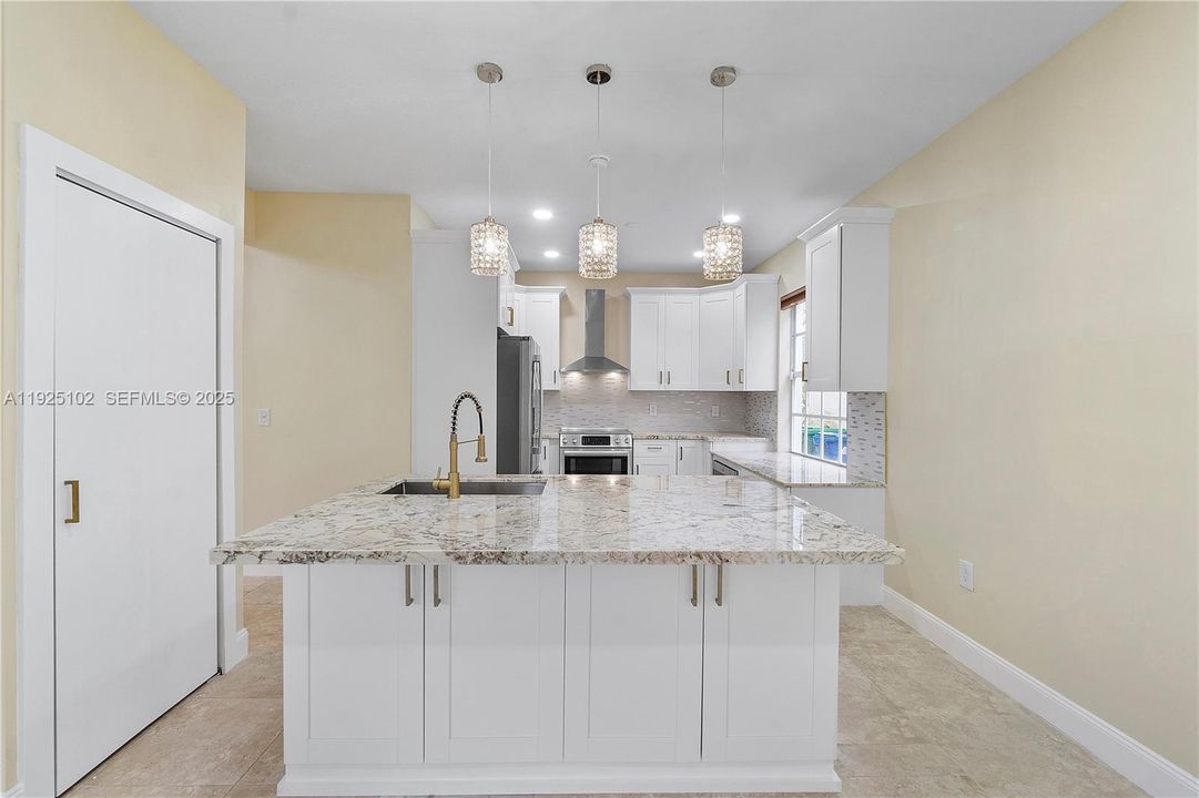 For Rent: $5,100 (4 beds, 2 baths, 2237 Square Feet)