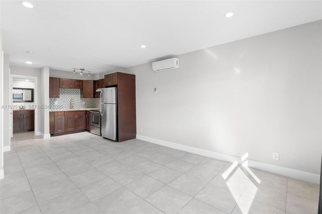 For Rent: $1,200 (0 beds, 1 baths, 0 Square Feet)