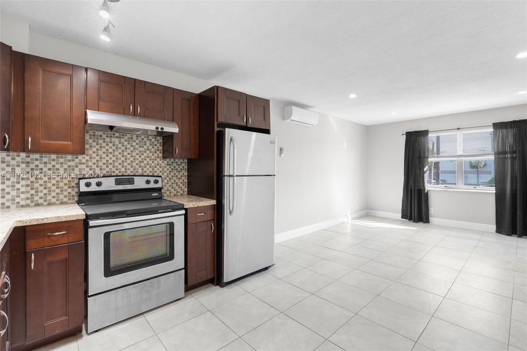 For Rent: $1,200 (0 beds, 1 baths, 0 Square Feet)