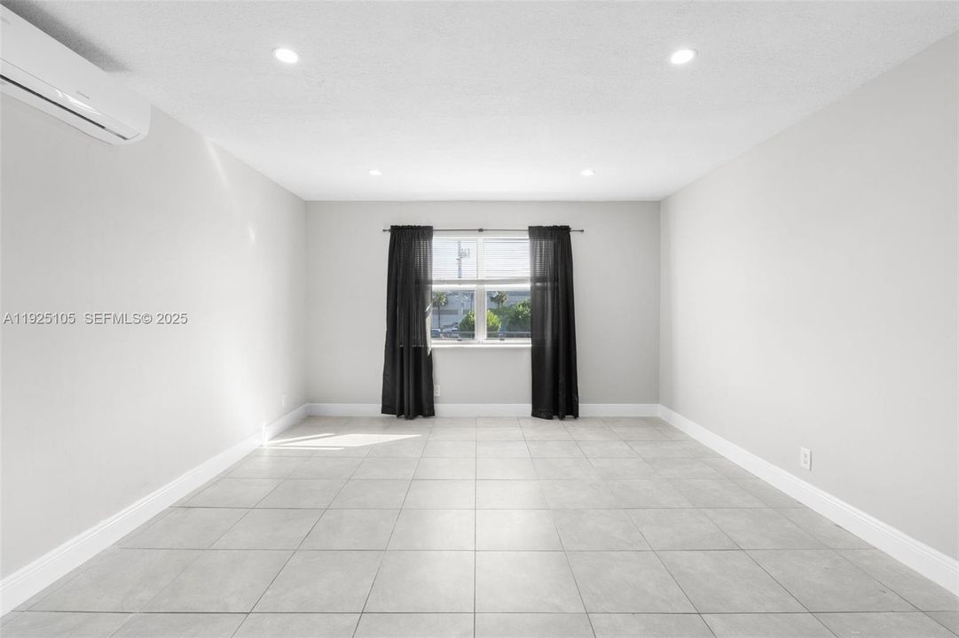 For Rent: $1,200 (0 beds, 1 baths, 0 Square Feet)