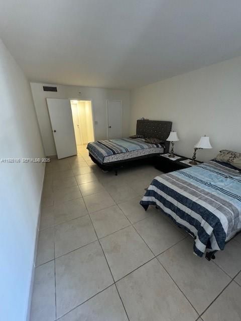 For Sale: $235,000 (1 beds, 1 baths, 800 Square Feet)