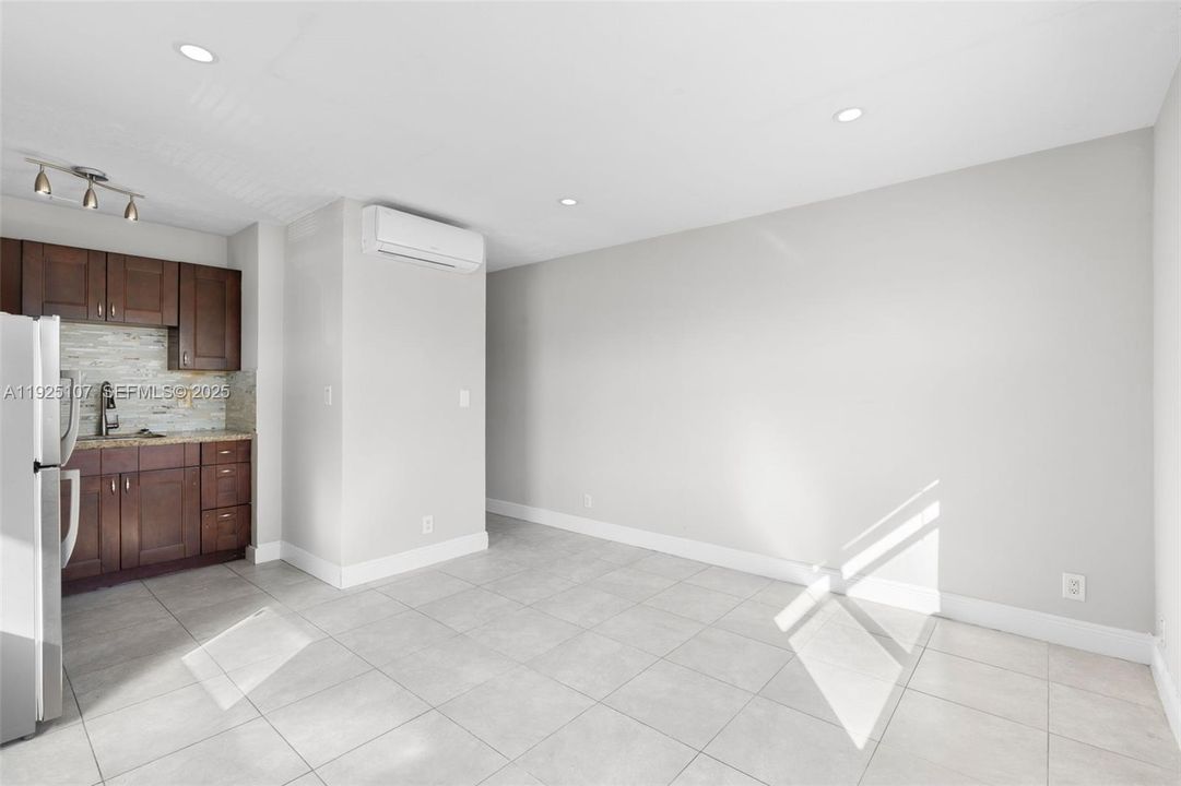 For Rent: $1,200 (0 beds, 1 baths, 0 Square Feet)