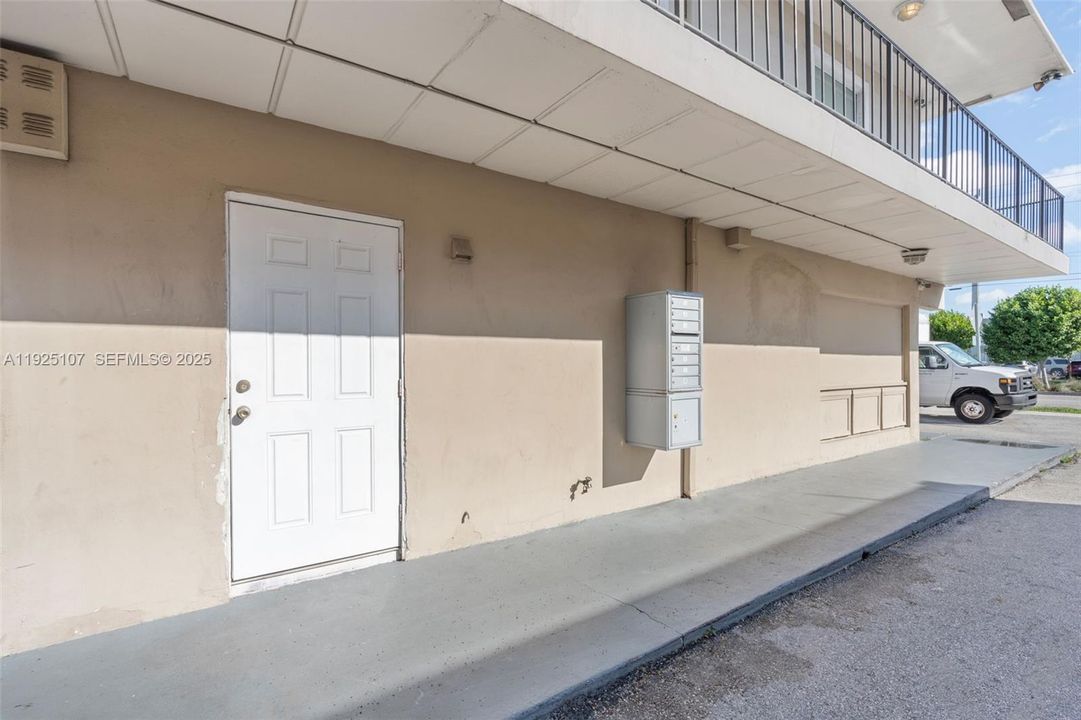 For Rent: $1,200 (0 beds, 1 baths, 0 Square Feet)