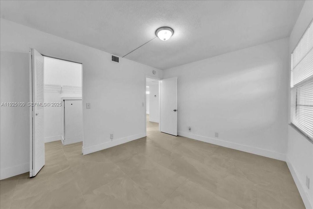 For Rent: $2,300 (2 beds, 2 baths, 1106 Square Feet)