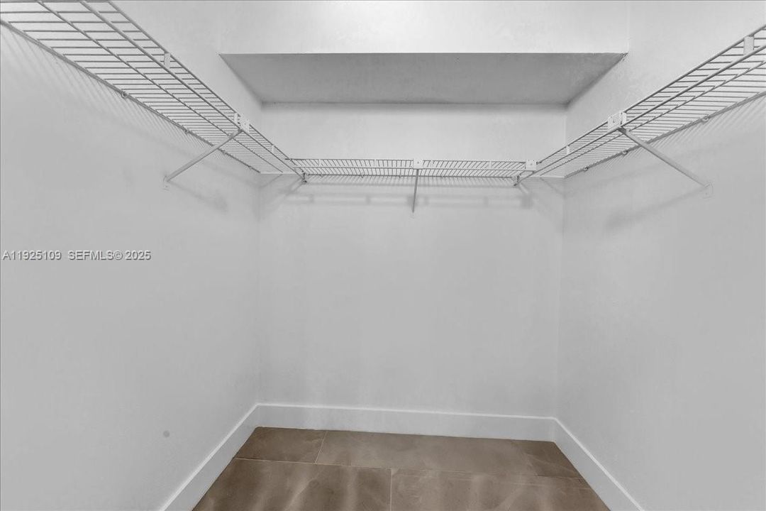 For Rent: $2,300 (2 beds, 2 baths, 1106 Square Feet)