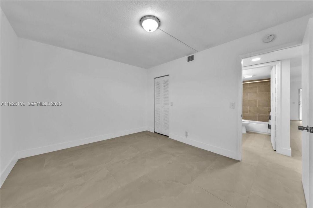 For Rent: $2,300 (2 beds, 2 baths, 1106 Square Feet)