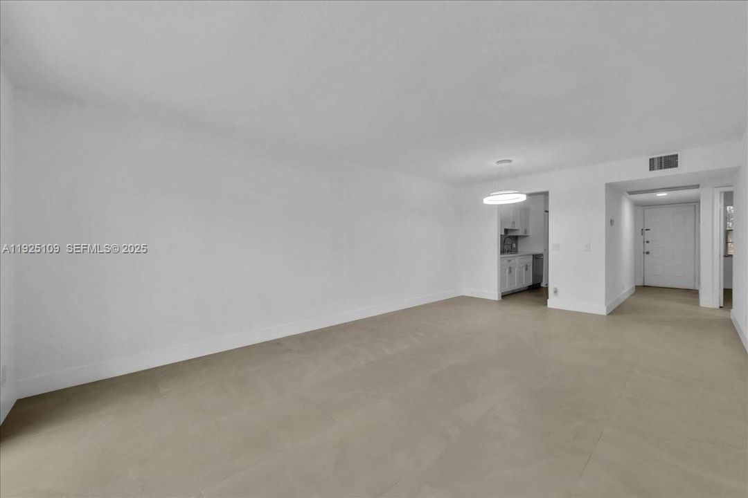 For Rent: $2,300 (2 beds, 2 baths, 1106 Square Feet)