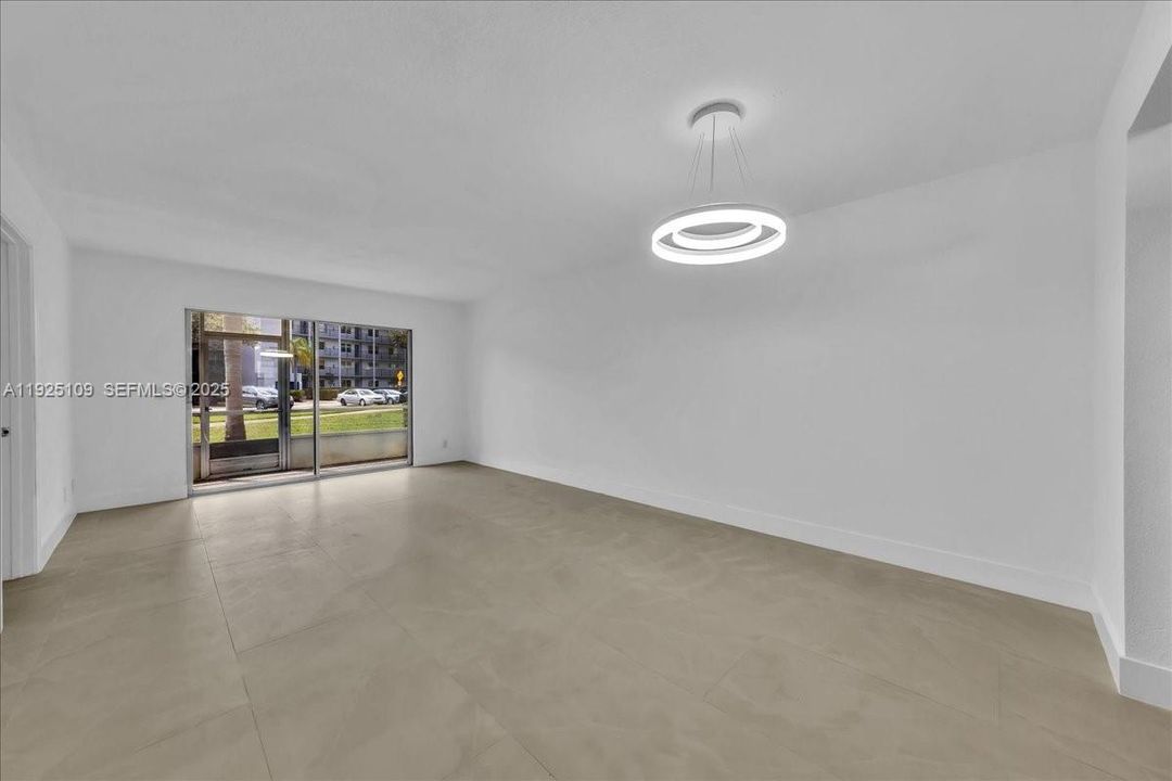 For Rent: $2,300 (2 beds, 2 baths, 1106 Square Feet)