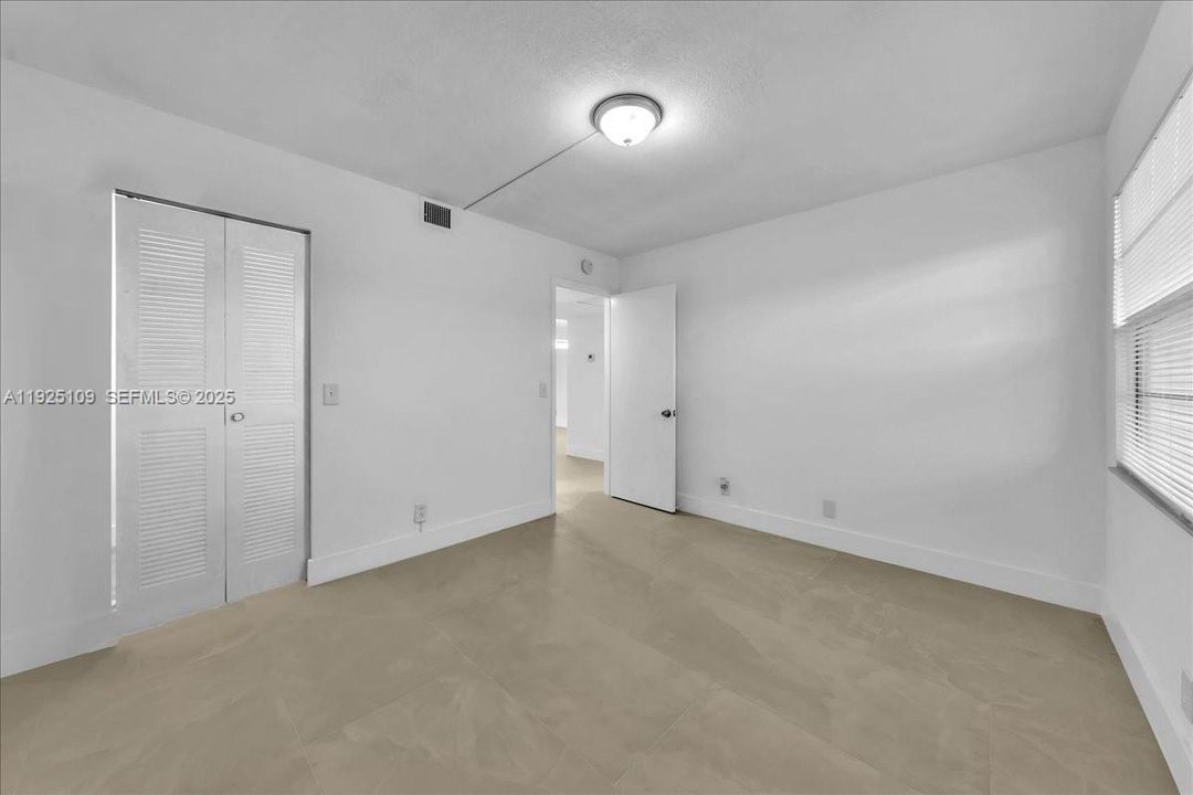 For Rent: $2,300 (2 beds, 2 baths, 1106 Square Feet)