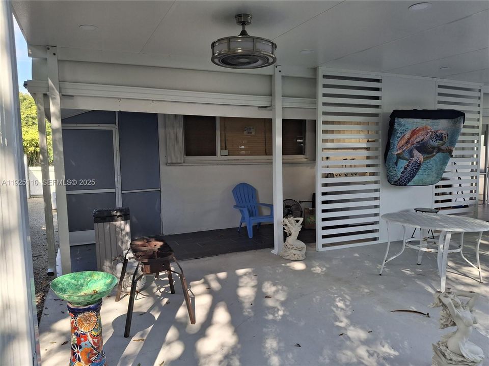 На продажу: $749,900 (2 спален, 1 ванн, 976 Квадратных фут)