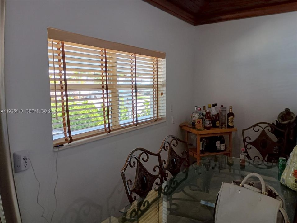 En Venta: $750,000 (2 camas, 1 baños, 976 Pies cuadrados)