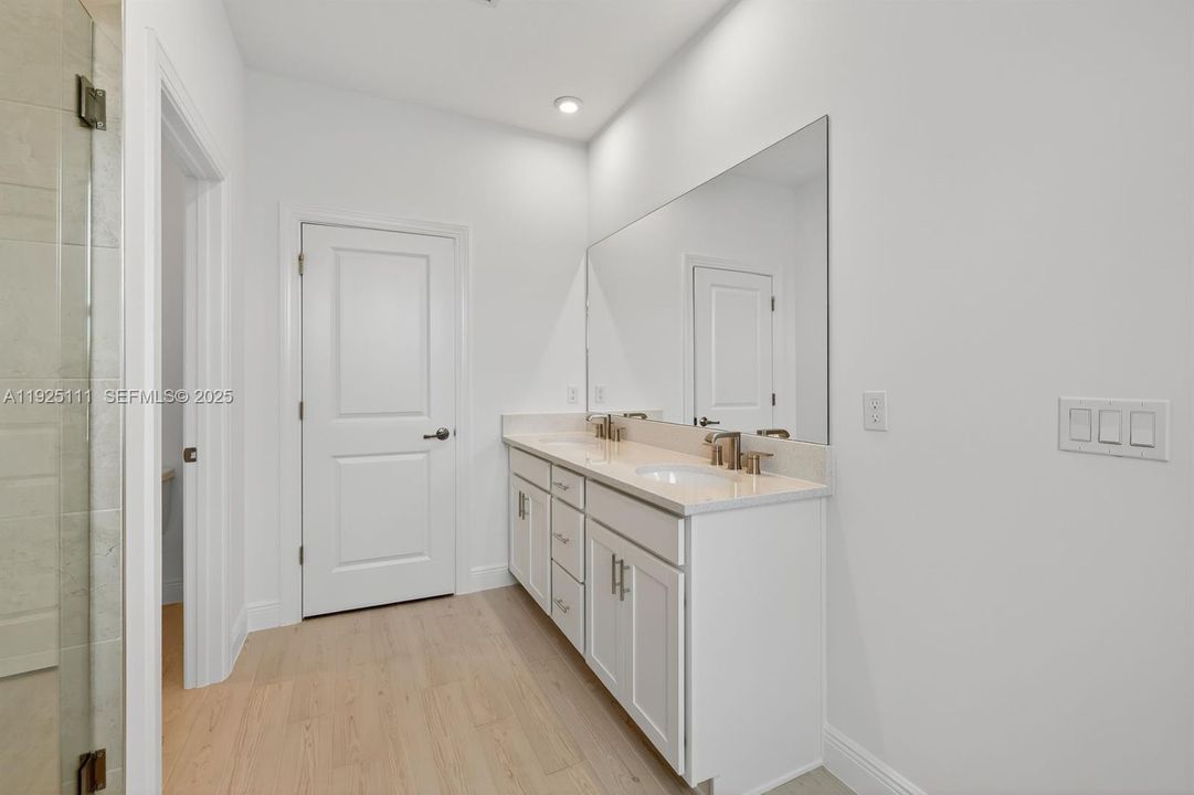 For Rent: $3,200 (3 beds, 2 baths, 0 Square Feet)