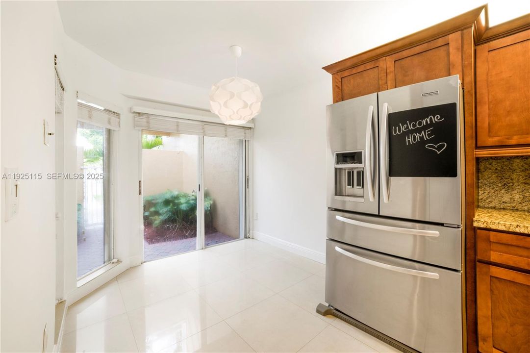 For Rent: $3,600 (3 beds, 2 baths, 1898 Square Feet)