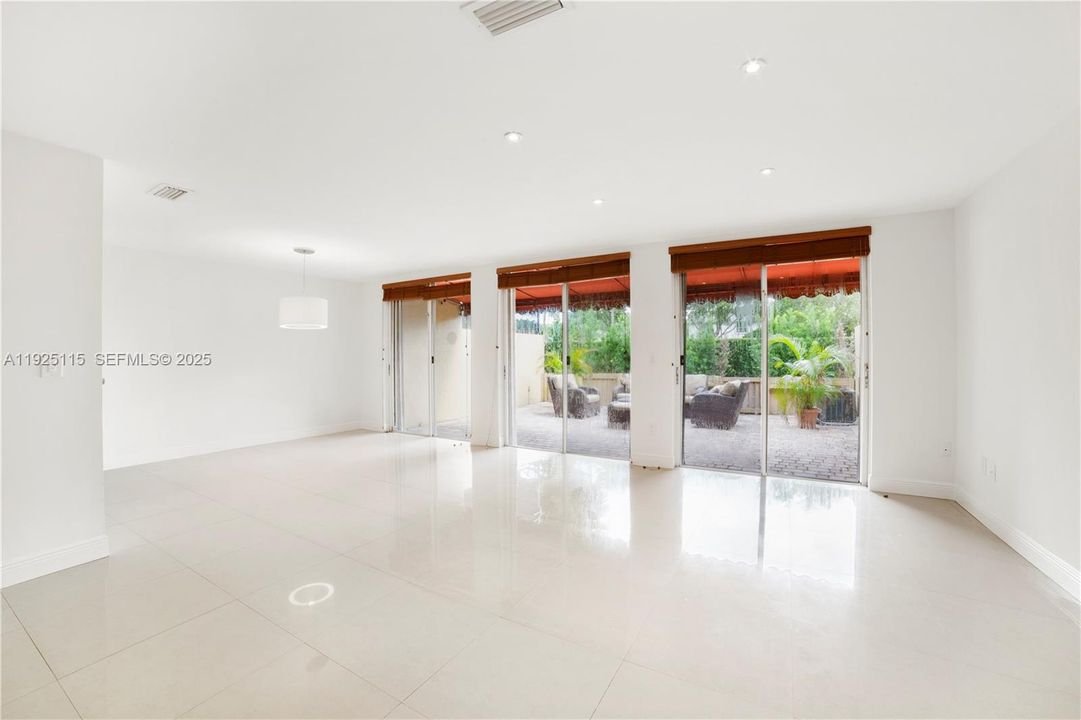 For Rent: $3,600 (3 beds, 2 baths, 1898 Square Feet)