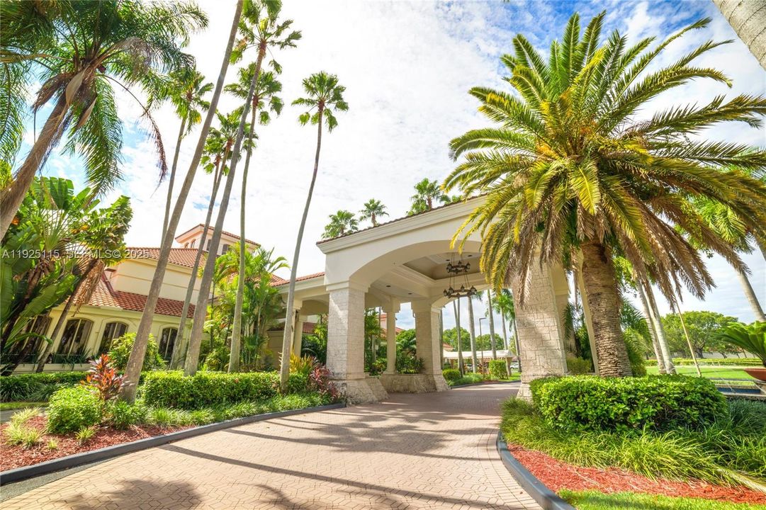 For Rent: $3,600 (3 beds, 2 baths, 1898 Square Feet)