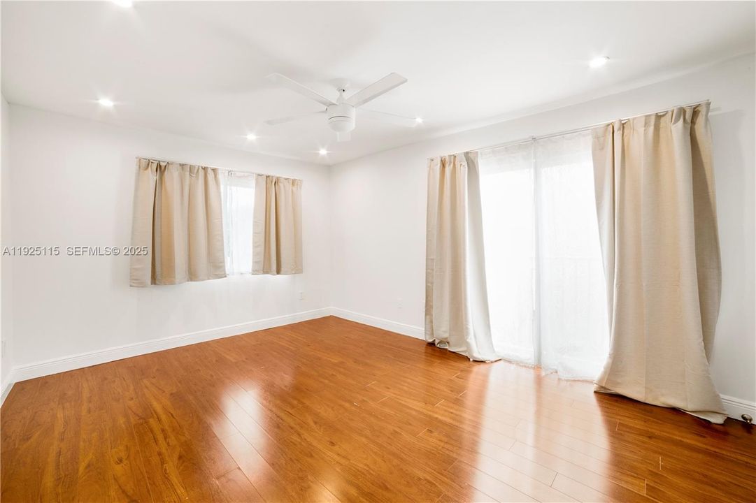 For Rent: $3,600 (3 beds, 2 baths, 1898 Square Feet)