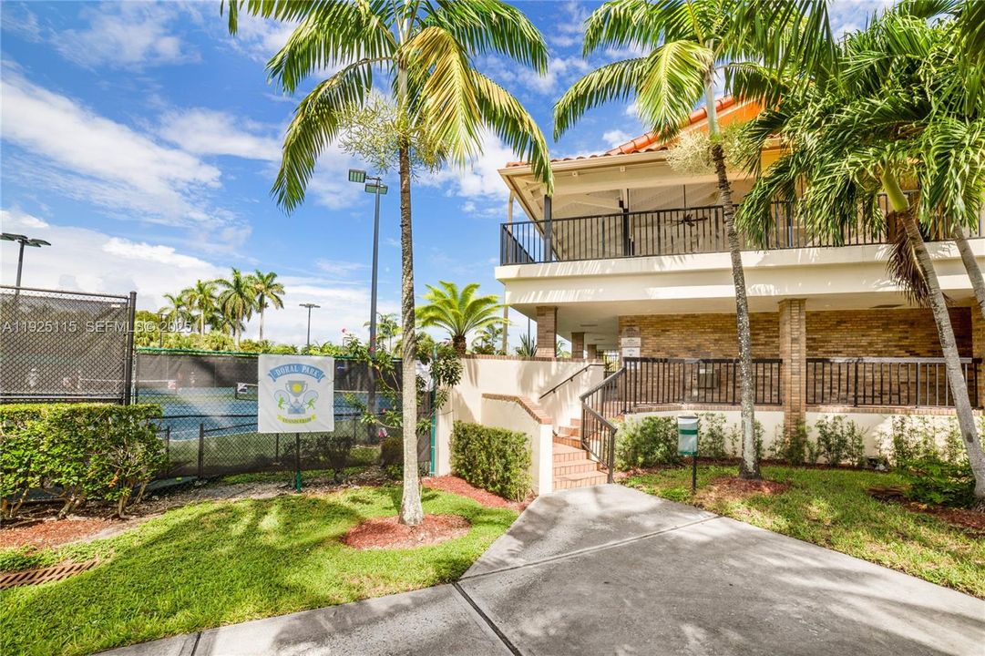 For Rent: $3,600 (3 beds, 2 baths, 1898 Square Feet)