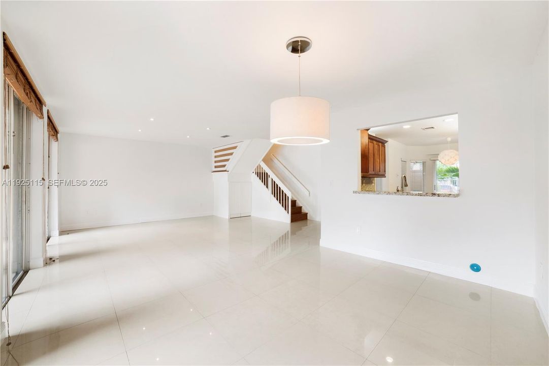 For Rent: $3,600 (3 beds, 2 baths, 1898 Square Feet)