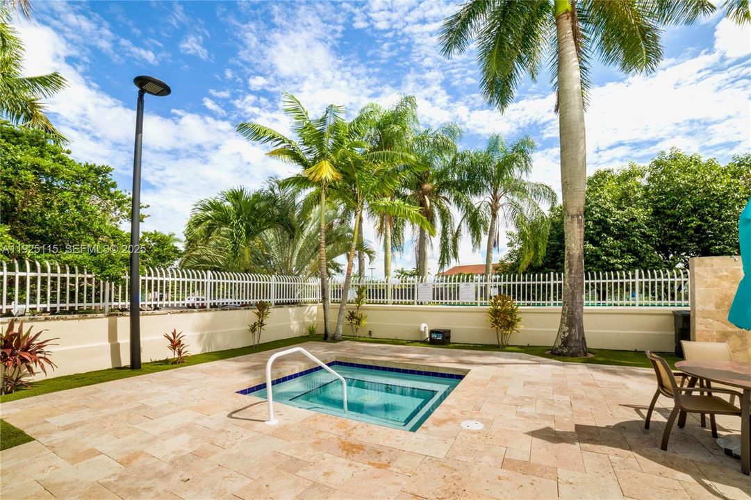 For Rent: $3,600 (3 beds, 2 baths, 1898 Square Feet)