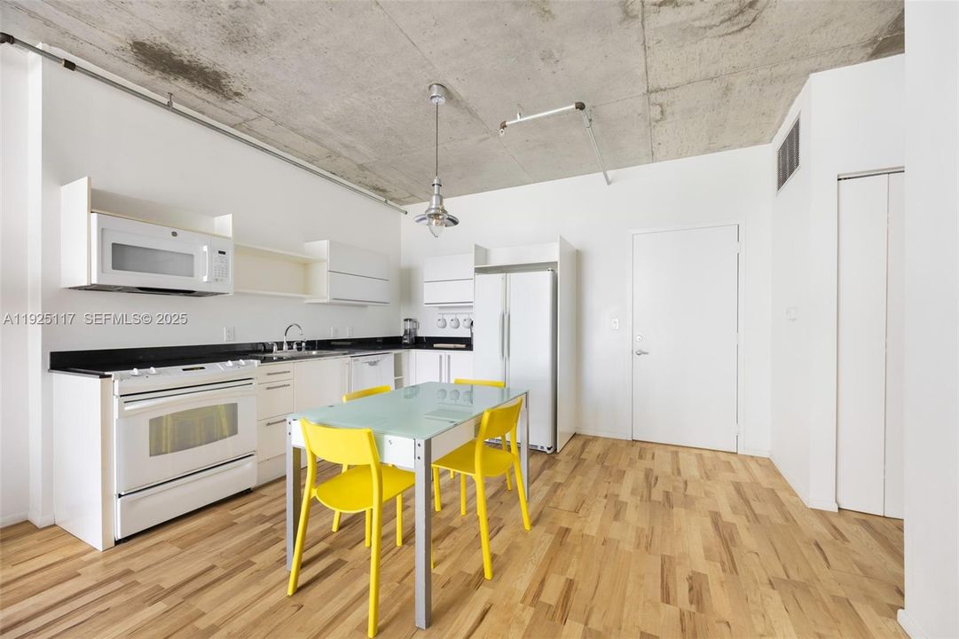 В аренду: $2,650 (1 спален, 1 ванн, 638 Квадратных фут)