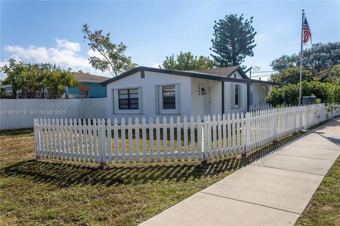 En Venta: $450,000 (2 camas, 1 baños, 858 Pies cuadrados)