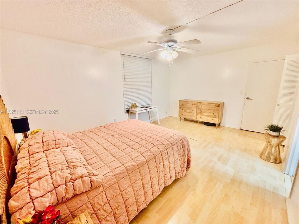 For Rent: $1,850 (2 beds, 2 baths, 1025 Square Feet)