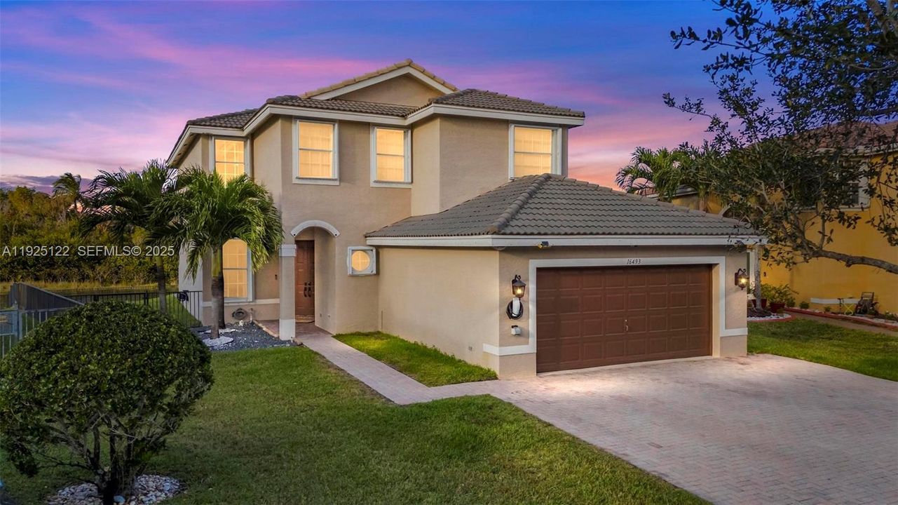 待售: $845,000 (5 贝兹, 3 浴室, 2637 平方英尺)